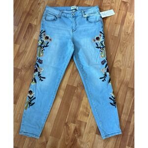 Sandpiper Petite Light Wash Embroidered Floral Skinny Jeans.